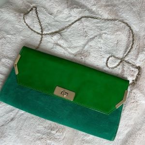 Green Purse with Optional Chain belt.